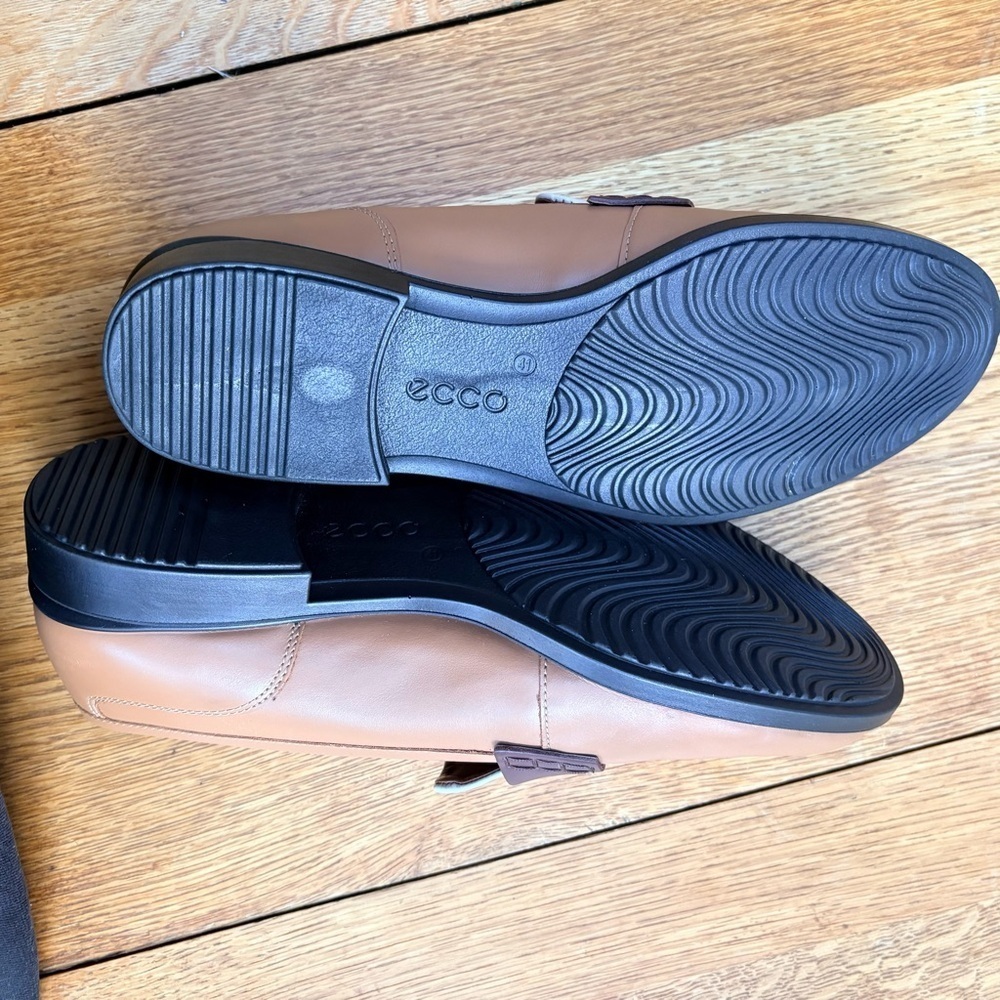 Ecco Women’s Dress Classic 15 Loafer - Picture 4 of 7